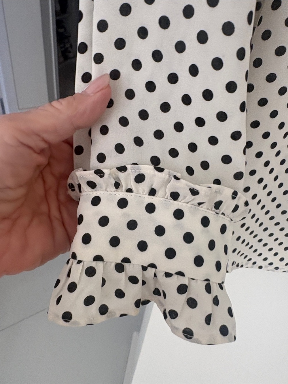 Who What Wear White Polka Dot Button-Front Blouse - Picture 2 of 4